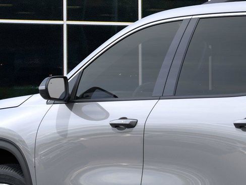 New 2027 Chevrolet Traverse LT w/ Sun and Wheel Package AWD/4WD image 12