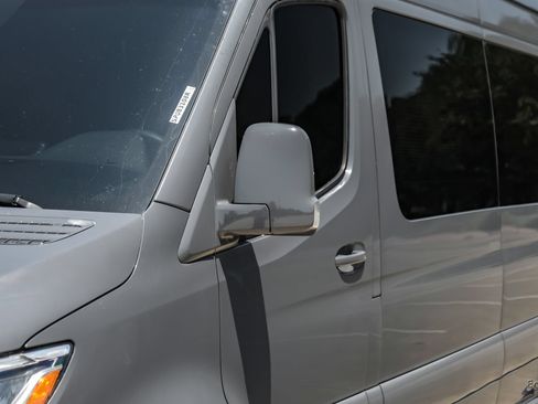 Used 2022 Mercedes-Benz Sprinter 2500 image 26