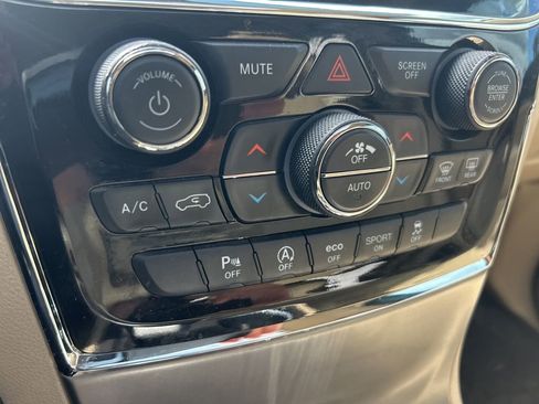 Certified 2020 Jeep Grand Cherokee Limited image 11