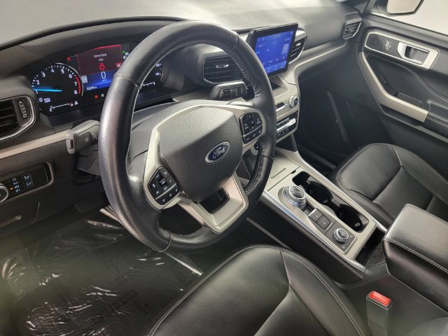 Used 2022 Ford Explorer XLT w/ Equipment Group 202A AWD/4WD image 12