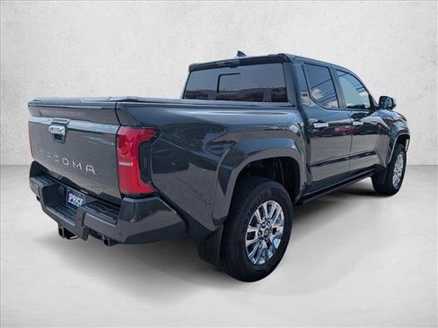Used 2025 Toyota Tacoma Limited AWD/4WD image 5