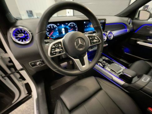 Used 2020 Mercedes-Benz GLB 250 image 4