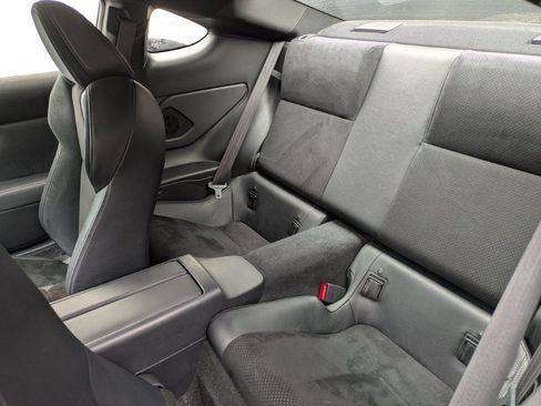 Used 2022 Toyota GR86 Premium w/ ALL Weather Mat Package (TMS) RWD image 8