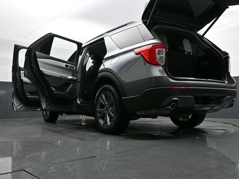 Used 2022 Ford Explorer XLT w/ Equipment Group 202A image 36