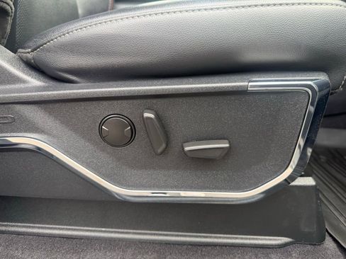 Used 2023 Ford F150 Lariat image 59