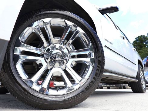 Used 2017 GMC Yukon SLT w/ Premium Edition RWD image 25
