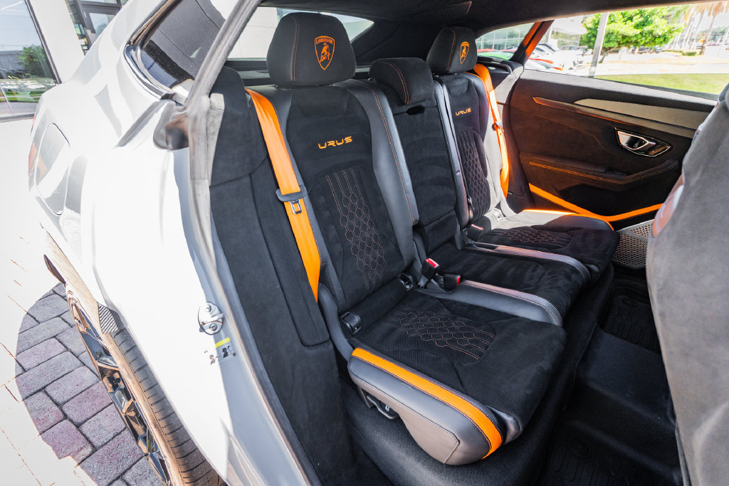 Used 2024 Lamborghini Urus Performante AWD/4WD image 42