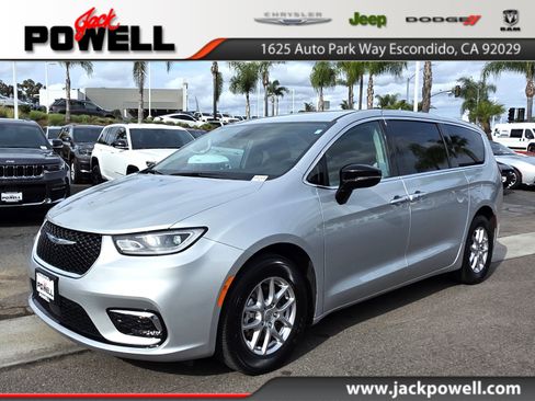 Certified 2024 Chrysler Pacifica Touring-L image 1