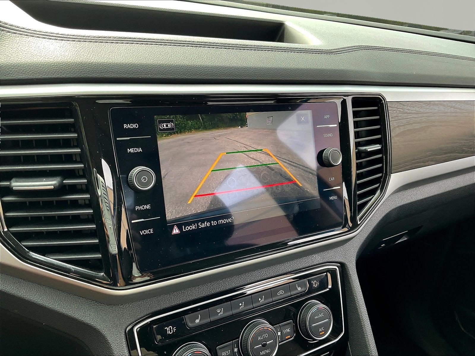 Used 2023 Volkswagen Atlas SE w/ Panoramic Sunroof Package FWD image 14