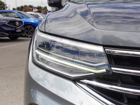 Used 2023 Volkswagen Tiguan SE FWD image 4