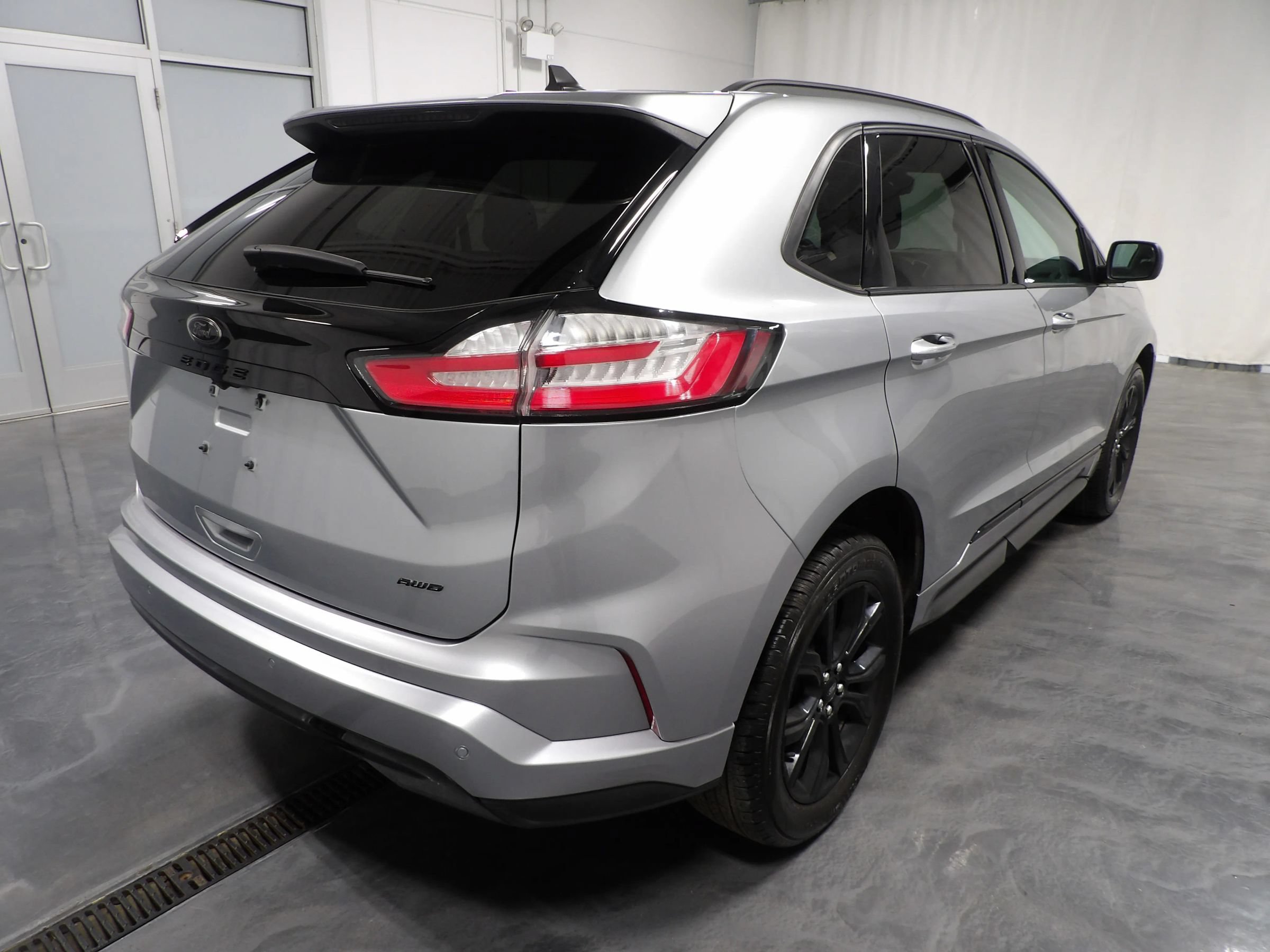 Used 2024 Ford Edge SE w/ Black Appearance Package AWD/4WD image 5