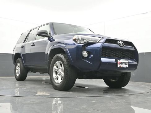 Used 2018 Toyota 4Runner SR5 Premium AWD/4WD image 37