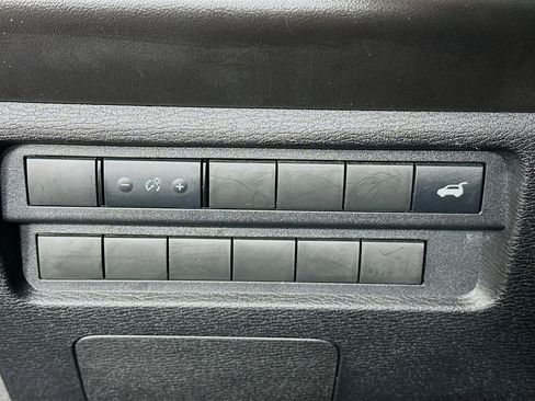 Used 2024 Mitsubishi Outlander SE image 16