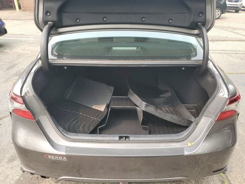 Used 2021 Toyota Camry SE w/ Cold Weather Package FWD image 25
