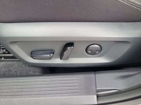 Certified 2026 Nissan Rogue SV FWD image 21