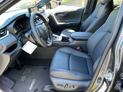New 2025 Toyota RAV4 XSE w/ Premium Package AWD/4WD image 9