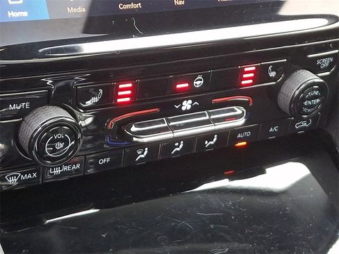 Used 2021 Jeep Grand Cherokee L Limited image 18