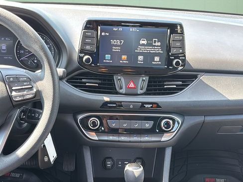 Used 2018 Hyundai Elantra GT FWD image 17