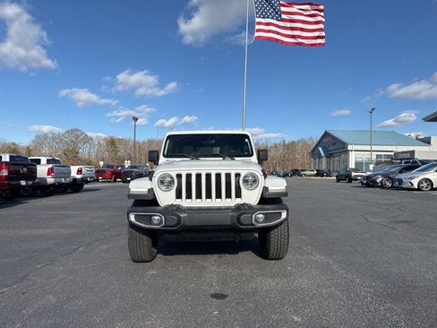 Used 2018 Jeep Wrangler Unlimited Sahara image 11
