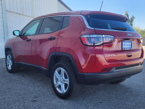 Used 2023 Jeep Compass Sport image 7