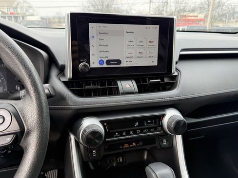 Used 2025 Toyota RAV4 LE image 19