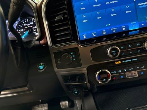 Used 2022 Ford F350 Platinum w/ FX4 Off-Road Package image 25