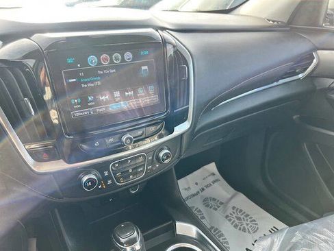 Used 2019 Chevrolet Traverse LT image 12