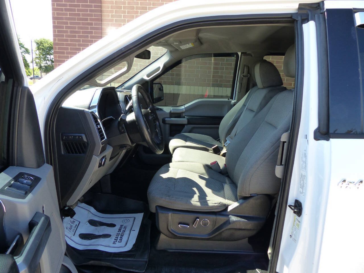 Used 2015 Ford F150 XLT w/ Equipment Group 302A Luxury AWD/4WD image 24
