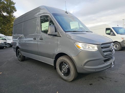 New 2025 Mercedes-Benz Sprinter 2500 image 8