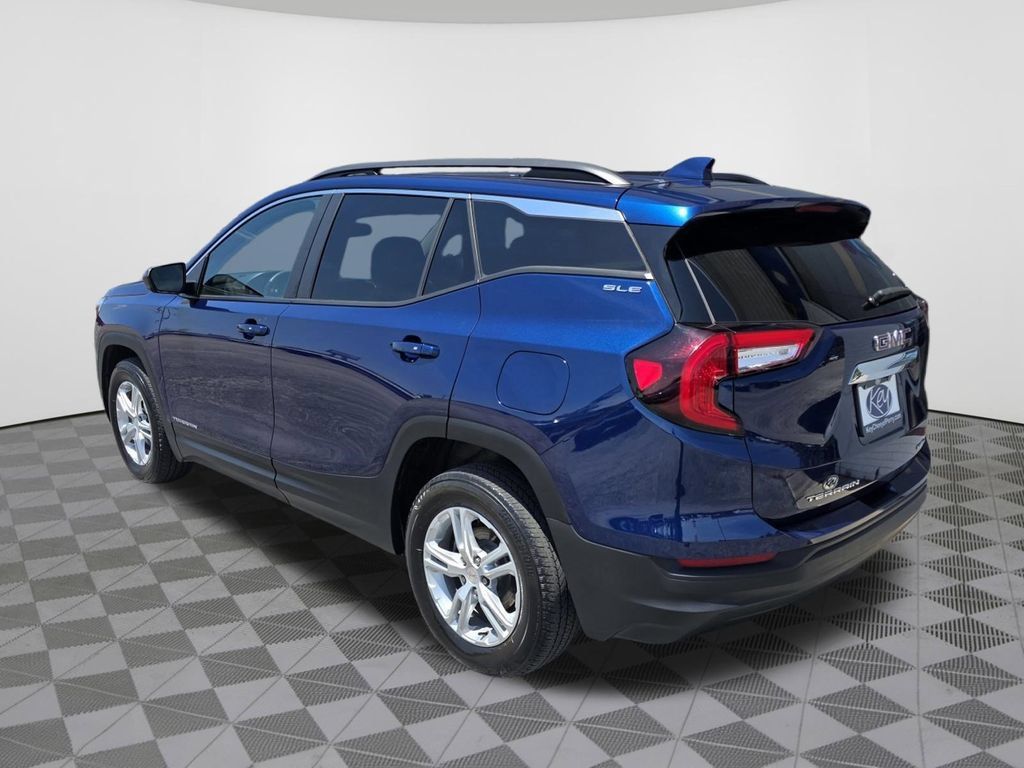 Used 2022 GMC Terrain SLE w/ Driver Convenience Package AWD/4WD image 11