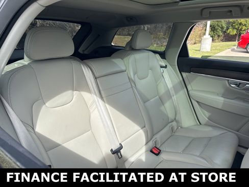 Used 2018 Volvo V90 T5 Cross Country w/ Convenience Package image 5