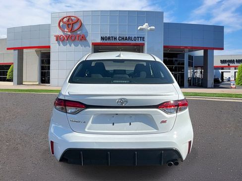 Used 2024 Toyota Corolla SE w/ SE Premium Package FWD image 7