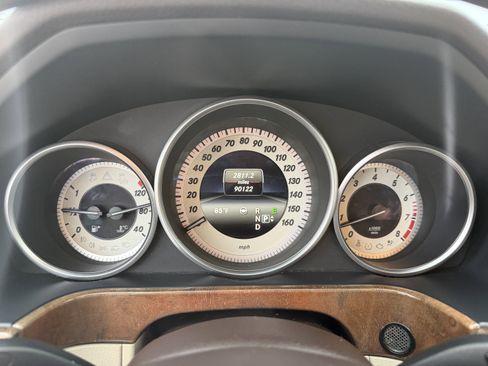 Used 2014 Mercedes-Benz E 350 Sedan image 27