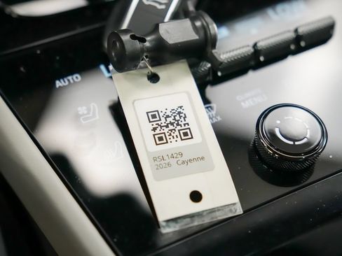 Certified 2026 Porsche Cayenne S AWD/4WD image 32