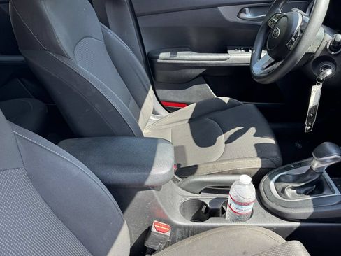 Used 2019 Kia Forte LXS FWD image 8
