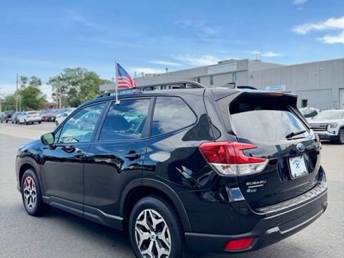 Used 2023 Subaru Forester Premium AWD/4WD image 5