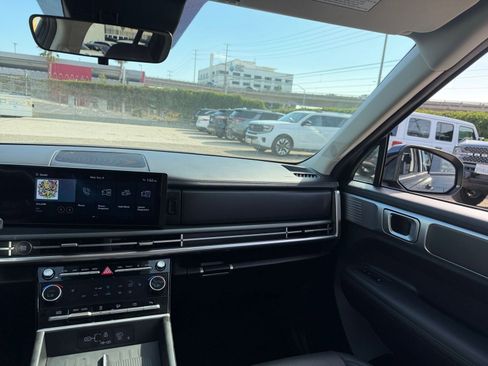 Used 2025 Hyundai Santa Fe SEL image 36