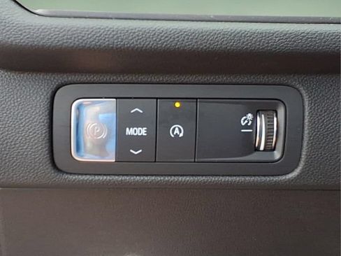Used 2024 Chevrolet Traverse LT w/ Midnight/Sport Edition FWD image 16