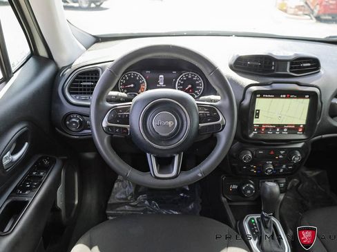 Used 2022 Jeep Renegade Latitude AWD/4WD image 3