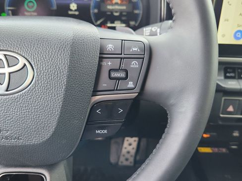 Used 2025 Toyota Camry XSE image 32