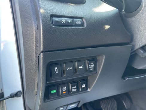 Used 2016 Nissan Rogue SV w/ SV Premium Package AWD/4WD image 22