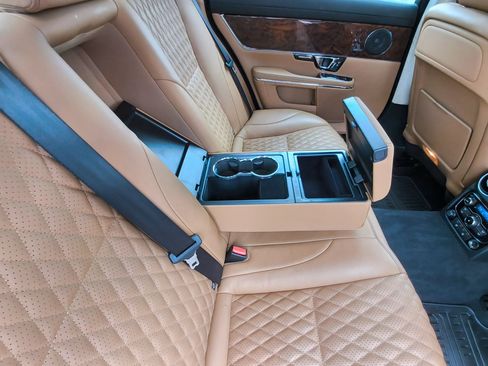 Used 2019 Jaguar XJ L Portfolio RWD image 40
