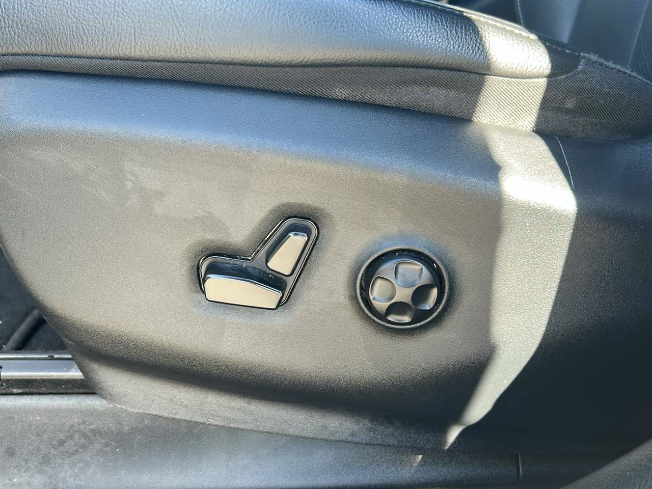 Used 2019 Chrysler Pacifica Touring-L w/ Advanced Safetytec Group FWD image 9