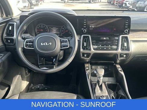 Used 2023 Kia Sorento S w/ Panoramic Sunroof Package image 2