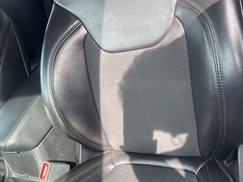 Used 2019 Jeep Cherokee Latitude Plus image 8