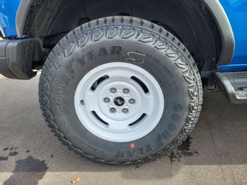 New 2026 Ford Bronco Heritage Edition image 5