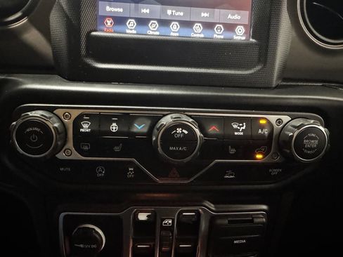 Used 2022 Jeep Wrangler Unlimited Sport AWD/4WD image 35
