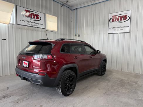 Used 2020 Jeep Cherokee Trailhawk AWD/4WD image 5