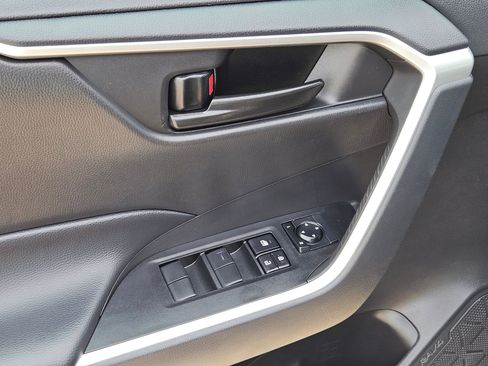 Used 2023 Toyota RAV4 LE image 12