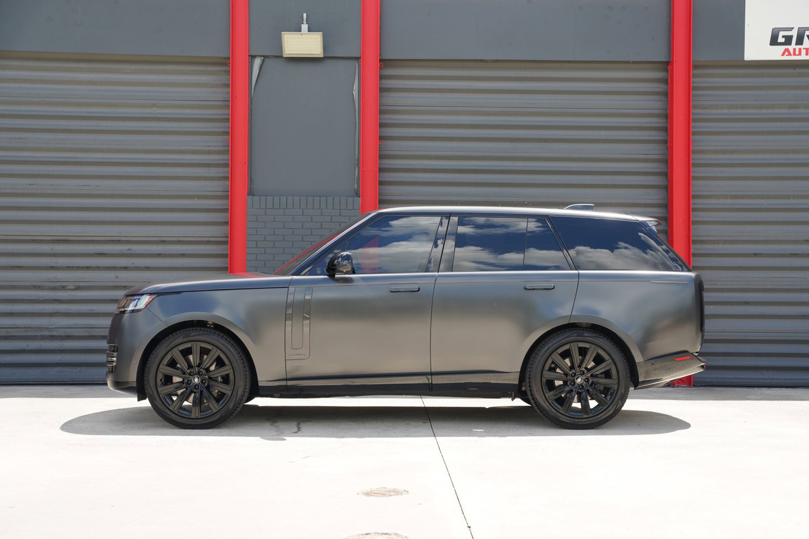 Used 2023 Land Rover Range Rover Autobiography AWD/4WD image 6